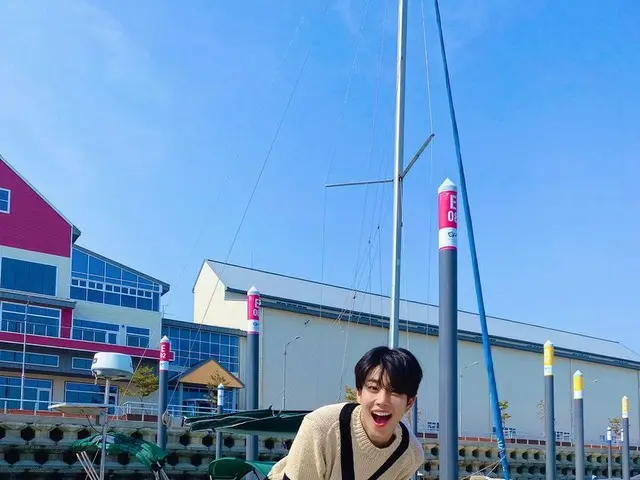【T公式】ASTRO、天気超えいいああ ライターエム天気 #アロハ #窓オープン