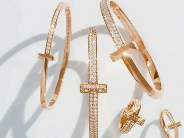 【g公式vog】 独立し強靭な女性のためのティファニーの新しいTiffanyT1💎発表以来、国内はもちろん、世界中で愛されているTiffany T1は一つ  