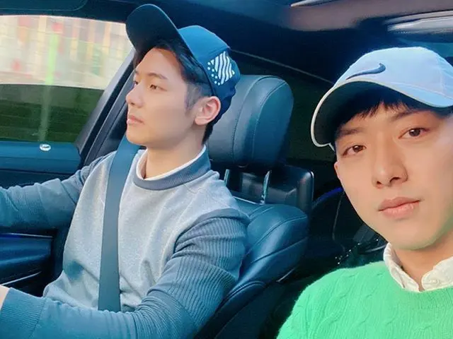 【G公式】CNBLUE_ミニョク(Minhyuk)、いつまた写真を撮っ