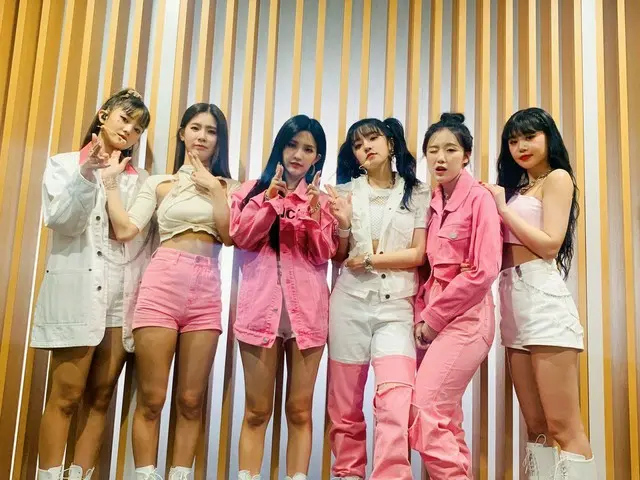 【t公式】(G)I-DLE_、[📸] 20200430エムカウントダウンピンクでいっぱい今日のエムカ「愛してる」の舞台！💓 この世界ラブリーする多集めても、
