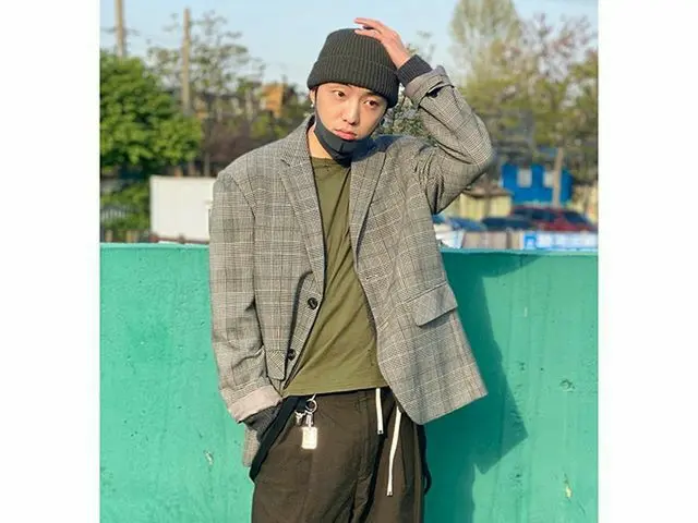 【G公式】WINNER_スンユンは、まだ朝夕は肌寒いハニか温めらイプウシ道🙏🏻   