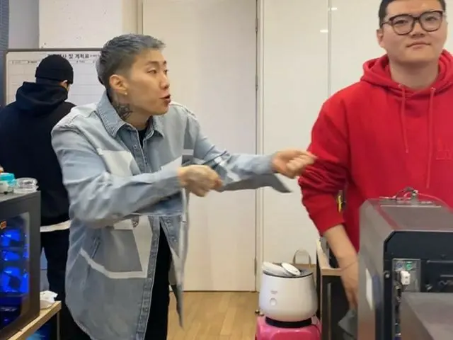【G公式】2PM_出身パク・ジェボム、 #wayupchallenge aomgマネージャー編笑our management staff vs yours !!