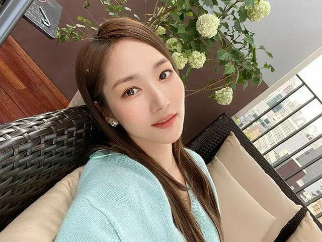 【g公式】女優パク・ミニョン、うれしい、春🌱   