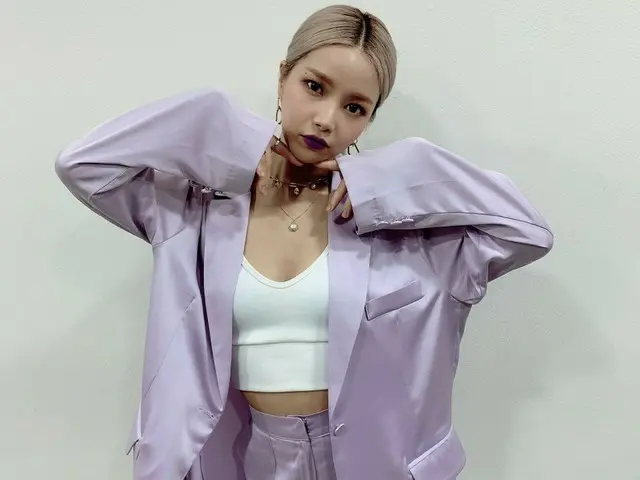 【t公式】MAMAMOO、[ #ソーラー] しばらくして、3時50分、SBSで人気歌謡が放送されます😊 ボラボラ用共に最後吐き出す舞台ムームー全員本放送を必ず