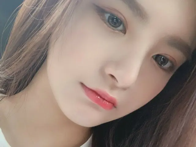 【t公式】EVERGLOW、[ #YIREN]🎶🎶 
