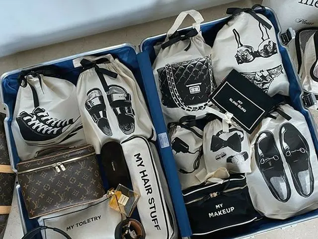 【g公式】T-ARA_ヒョミン、もう旅行を離れて荷物安くなりまでの思い出召喚🥺🤎使い捨てジップロックの袋ではなく、多使い捨てポーチとして旅行ジムサギ🧳  
