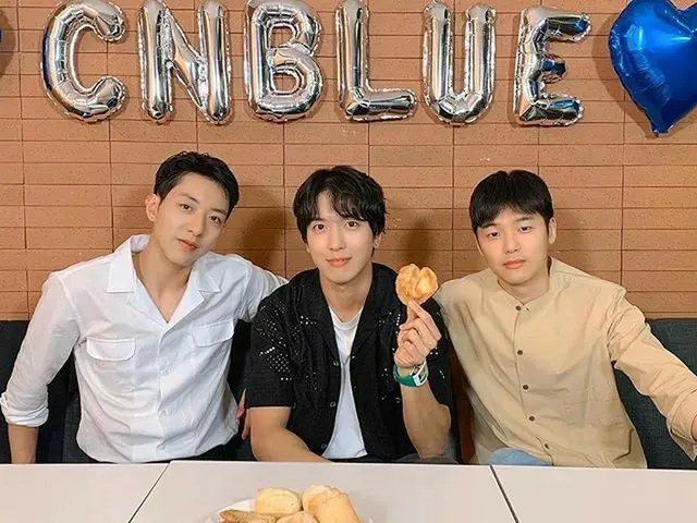 【G公式】CNBLUE_ジョンシン、💙   