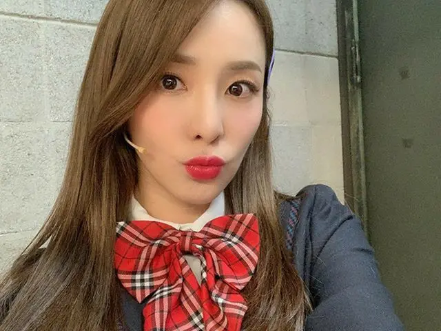 【g公式】2NE1_出身DARA、オヘヨウン〜！州オヘヨウンのに、私たちの名前がね？！ 😆名前のようなゴトヅ縁なのに、私たち元気ですか自己ああ〜！ 🤗   