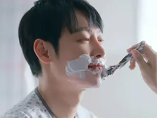 俳優キム・ドンウク、「髭剃りされる瞬間」 が韓国で話題