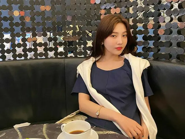 【g公式】RED VELVET_ジョイ、最近サラダ飲み曽🥰   