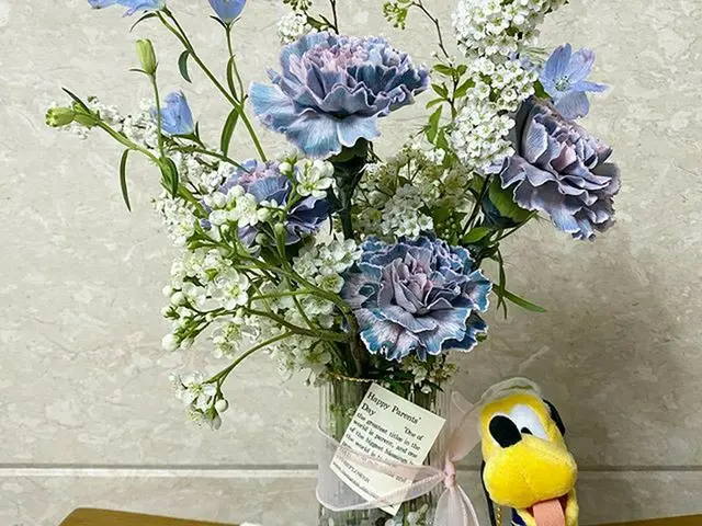 【g公式】女優コン・スンヨン、愛し両親💐   