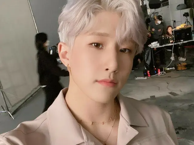【T公式】ASTRO、アロハ！今日は母の日だから、両親に感謝の気持ちを表現してみてはいかがでしょうか？(笑) みんな本放送を必ず見て前に宿題裁縫用〜^^(笑) 