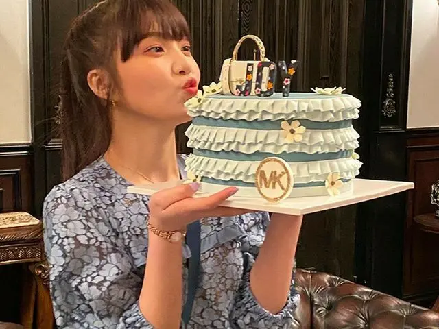 【g公式】RED VELVET_ジョイ、 #JOYxMICHAELKORS💚   