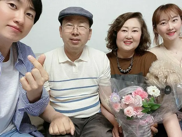 【G公式】SUPER JUNIOR_ウニョク(Eunhyuk)、2020.5.8母の日💐   