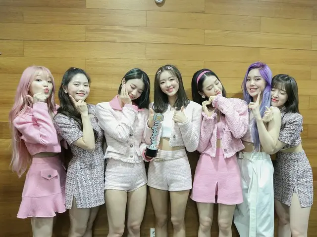 【t公式】OH MY GIRL、[ #OhTimes] 200509音楽中心📸 音楽中心1位🏆受賞おめでとうございます🎉   #ミラクルとOH MY GI