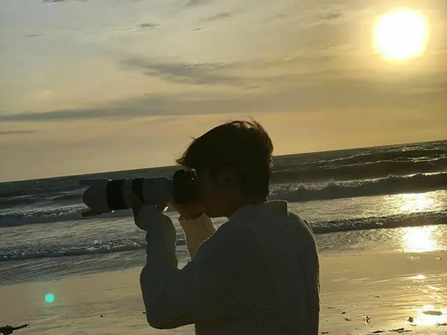 【G公式】CNBLUE_ヨンファ、写真集の撮影ビハインド🤙🏾この時間がグリップですね！🙏🌴   