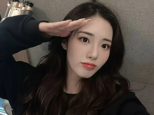 【t公式】fromis_9、[ #サポート]フローバーこんにちは！週末によく送って！スウェク〜 