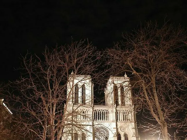 【G公式】Super Junior_イェソン、Cathedral of Notre-Dame de Paris   