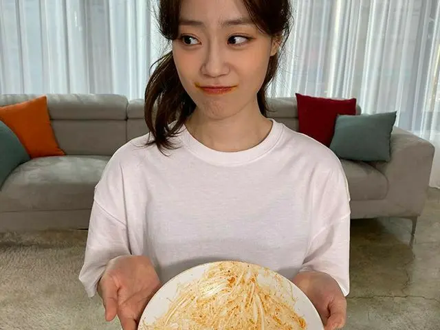 【g公式】KARA_ヨンジ、キックビビンミョオン～～❤️👍   