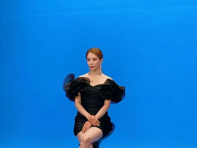 【g公式】BoA、ブルースクリーン撮影久しぶり😎 #ボイスコリア2020 #クロスコチラハオプニダ👻   