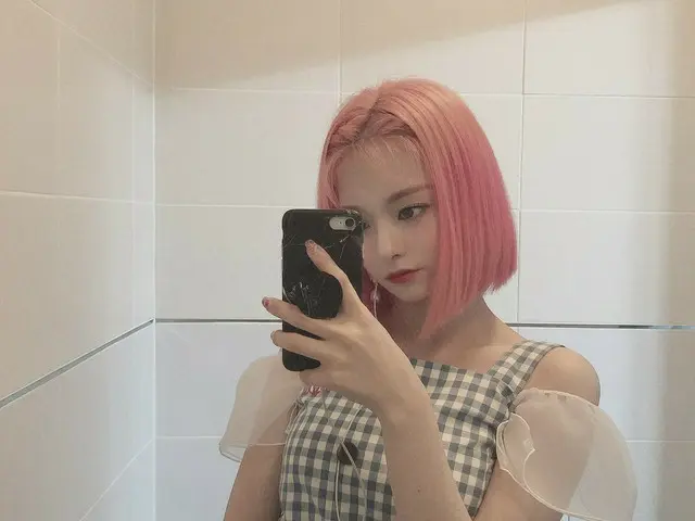 【t公式】fromis_9、[ #ナギョン】Hello！フロー！ 私、打つのは速いのに、1つひとつ読む為に遅れてます,, 写真はグレープフルーツ時代ですぅ！ ま