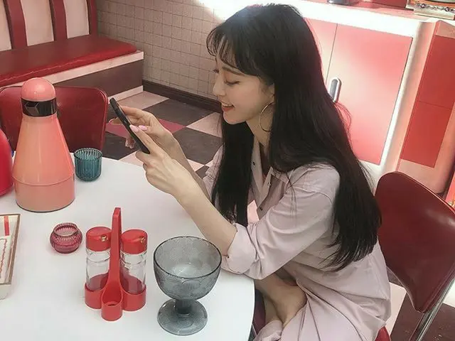 【g公式】女優ハン・イェスル、今では買い物をする時間 #ジグザグ💞   