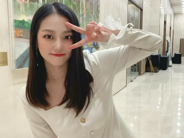 【t公式】CLC、[📸] 20200514 #GOOD GIRLオンラインの制作発表会どこでも見ることができなかったイェウンの姿が気になるなら🤔 毎週木曜日