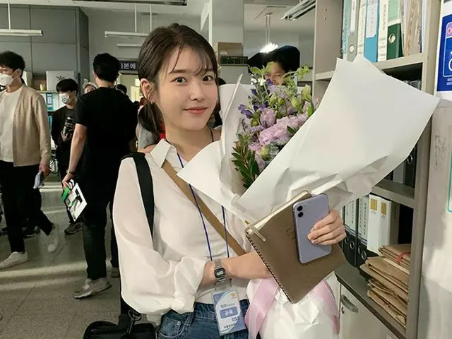 【g公式】IU(アイユー)、こんにちは私はソミンい草の誕生日のお祝い受けた🐸   