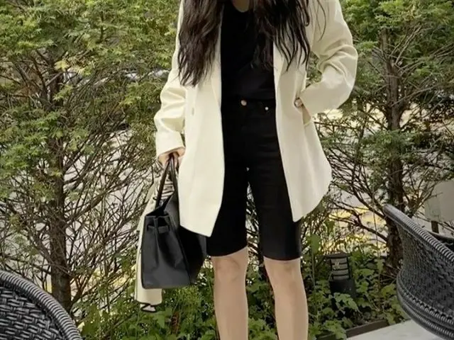 【g公式】T-ARA_ヒョミン、👟🤍Thank U louisvuitton   #giftfromLV #Ad   
