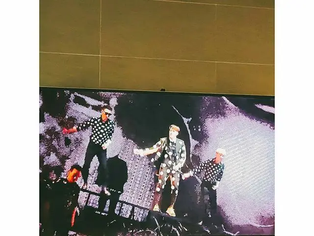 【G公式】2PM_ジュノ(Junho)、check this amazing concert on YOUTUBE  jun2dakay   