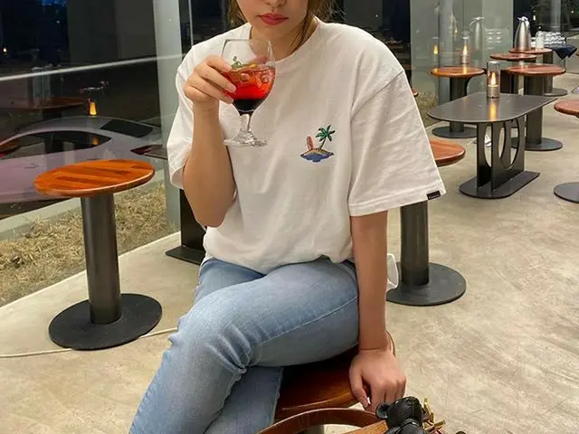 【g公式】RED VELVET_イェリ、feels like its summer already🌴   