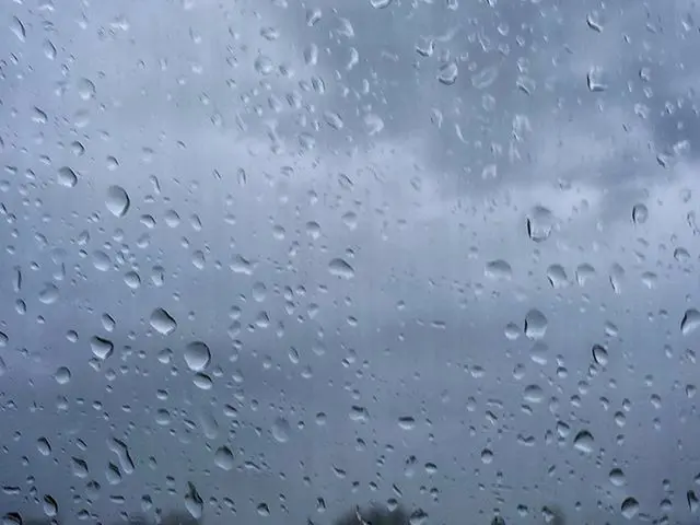 【G公式】Super Junior_イェソン、The spring rain that is falling now looks a bit lonely