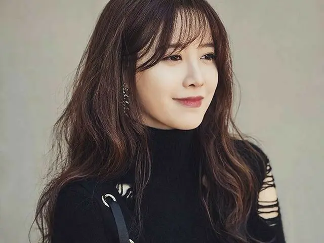 【g公式】女優ク・ヘソン、🖤   