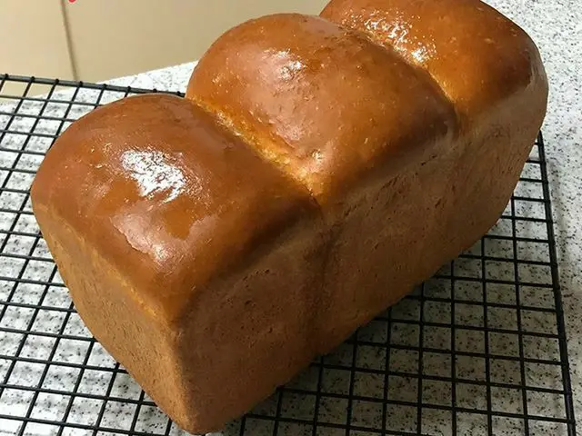 【g公式】女優シン・セギョン、どれが米食パンでしょう〜🍞 正解：B   