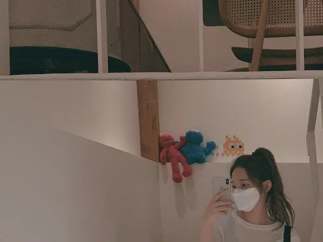 【t公式】fromis_9、[ #ジソン]自宅でごろごろしたい日です🥱 しかし今日がんばって、フローバー！  #gam_sun_list #☔️ 