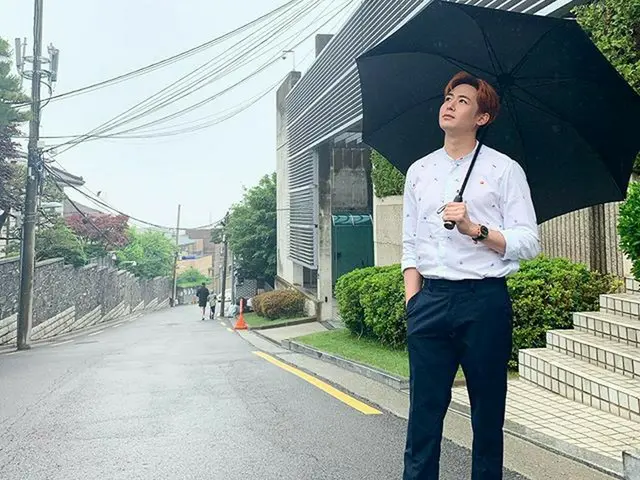 【G公式】2PM_ニックン(Nichkhun)は、私のタクシー呼んで誰を待ってでしょうか？ふふふ  