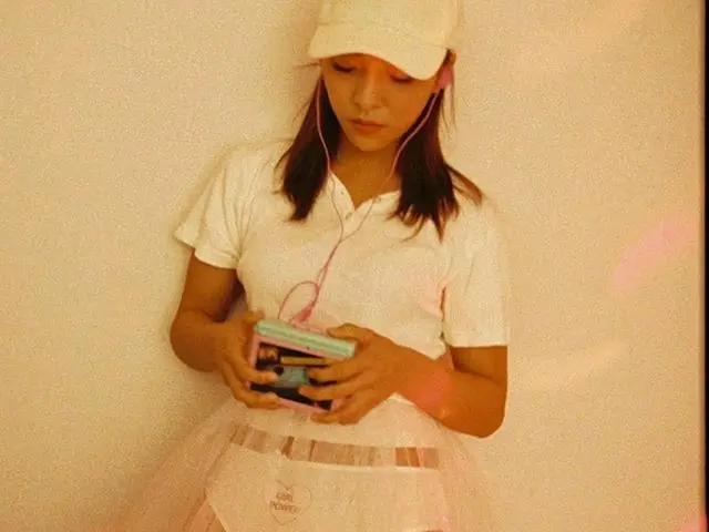 【g公式】f(x)_出身ルナ、•   #ユーチューブチャンネル #ルーンアルファベット撮影中、朝から忙しい忙しい〜！今週の金曜日の夜8時ルーンアルファベットライ