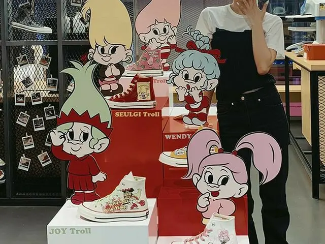 【g公式】RED VELVET_スルギ、ドタバタカスタムチャレンジ🔨楽しい❤️❤️弘大コンバース店舗で自分のコンバースを作成してくださいconverse_kr