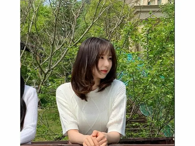 【g公式】IZ*ONE_、⠀Daily_Chae🥗  【BEHIND PHOTO]  IZ*ONE_CHU💋3 大学生になったIZ*ONE_！ 期待してくだ