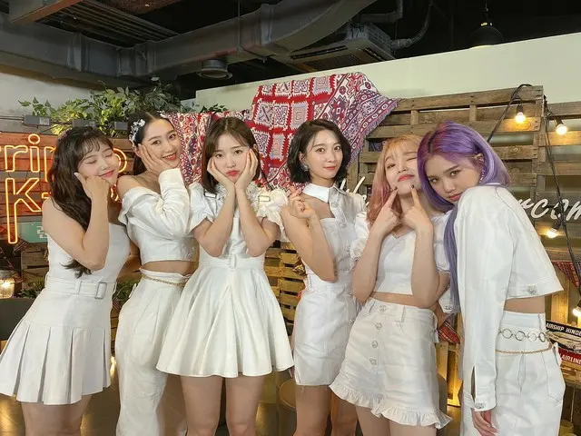 【t公式】OH MY GIRL、[ #OHMYAir]ミラクルの一日を満たしてくれるLANケーブル音楽の旅！🎵OH MY GIRLと一緒なら完璧な旅行ではない