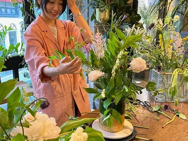 【g公式】女優パク・シネ、お母さんに直接作成された花をプレゼントしました