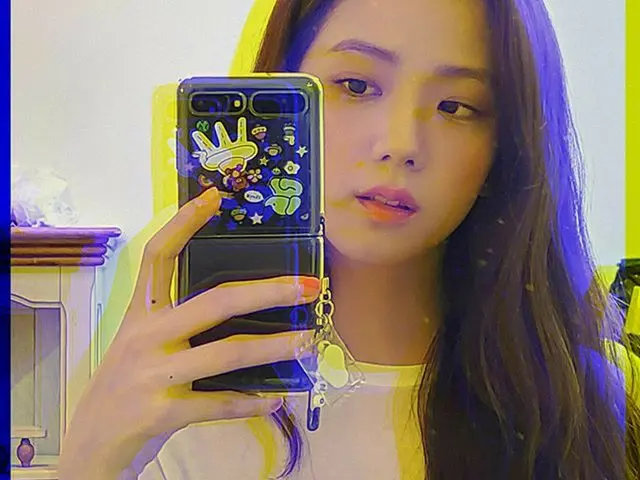 【g公式】BLACKPINK_ジス(Jisoo)、メンセムステッカーかわいいですね👀   