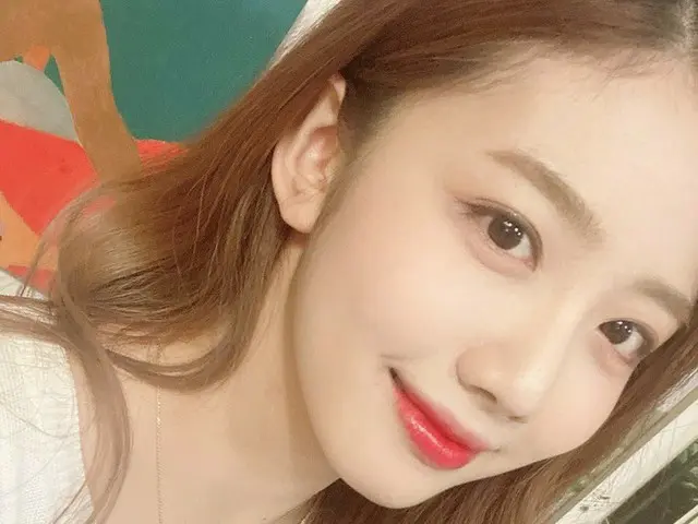 【t公式】Cherry Bullet、[ #ユーズド#YUJU]クロプを待って😊 #CherryBullet #Cherry Bullet