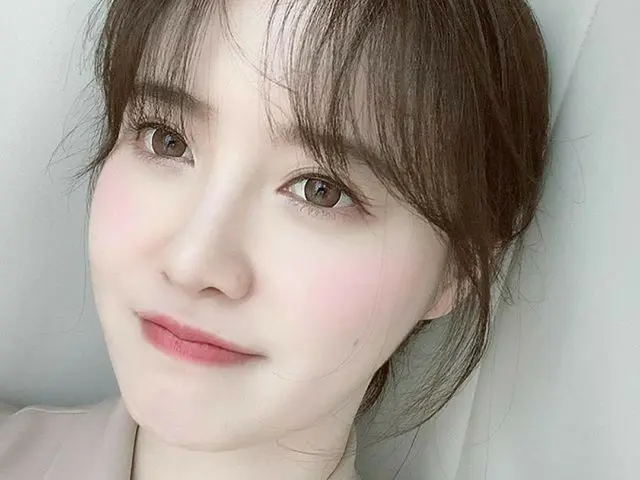 【g公式】女優ク・ヘソン、❤️   