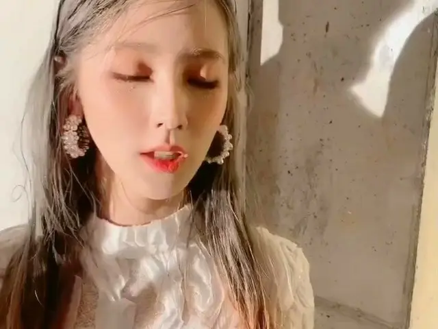 【t公式】(G)I-DLE_、[ #I_NG]花を持ったMIYEON🤍🌸   #(G)I-DLE_ #GIDLE  #I_trust #Ohmygod 