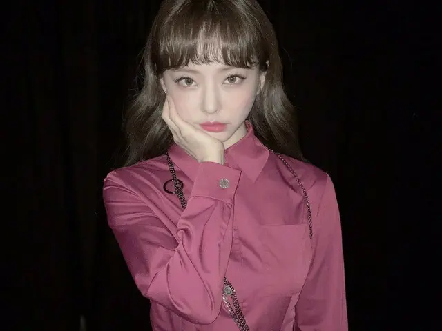 【t公式】今月の少女(Loona)、[ #ViVi】私の好きなカラフルソワットアイライン😘🌈今度また遊びに来ます(笑)   #今月の少女(LOONA)#LO