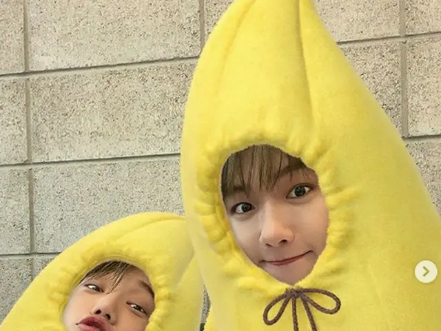 EXO BAEK HYUN、KAIと一緒に撮ったバナナ姿の写真がかわいすぎると話題。