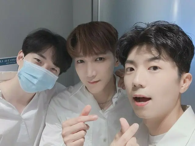 2PM Jun.K、ソロ曲の発表に他のメンバーも応援に駆けつける