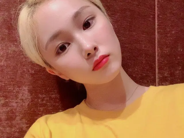 【t公式】EVERGLOW、[ #迷子]今日から道令ミア😜🤪 