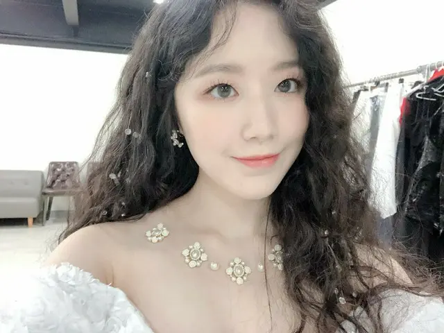 【t公式】(G)I-DLE_、[ #シュファ]ムービーセルカがありますね1  - 竟然有MV自拍照1 